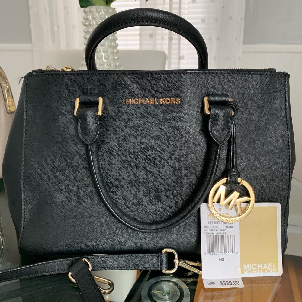 Michael Kors Hand bag .